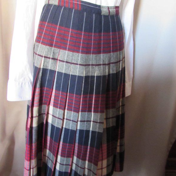 SALE Vintage Traditional Preppy Style Pleated Plaid Skirt Navy Cranberry Gray - Picture 2 of 4